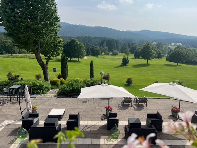 Hotel Villa Bonomo - esterno terrazza e vista campi da golf